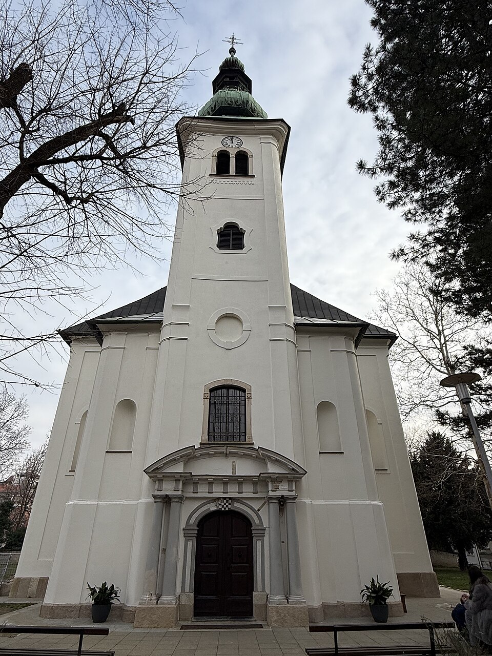 Crkva sv. Ivana Krstitelja, pročelje